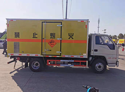 临潭爆破器材运输车